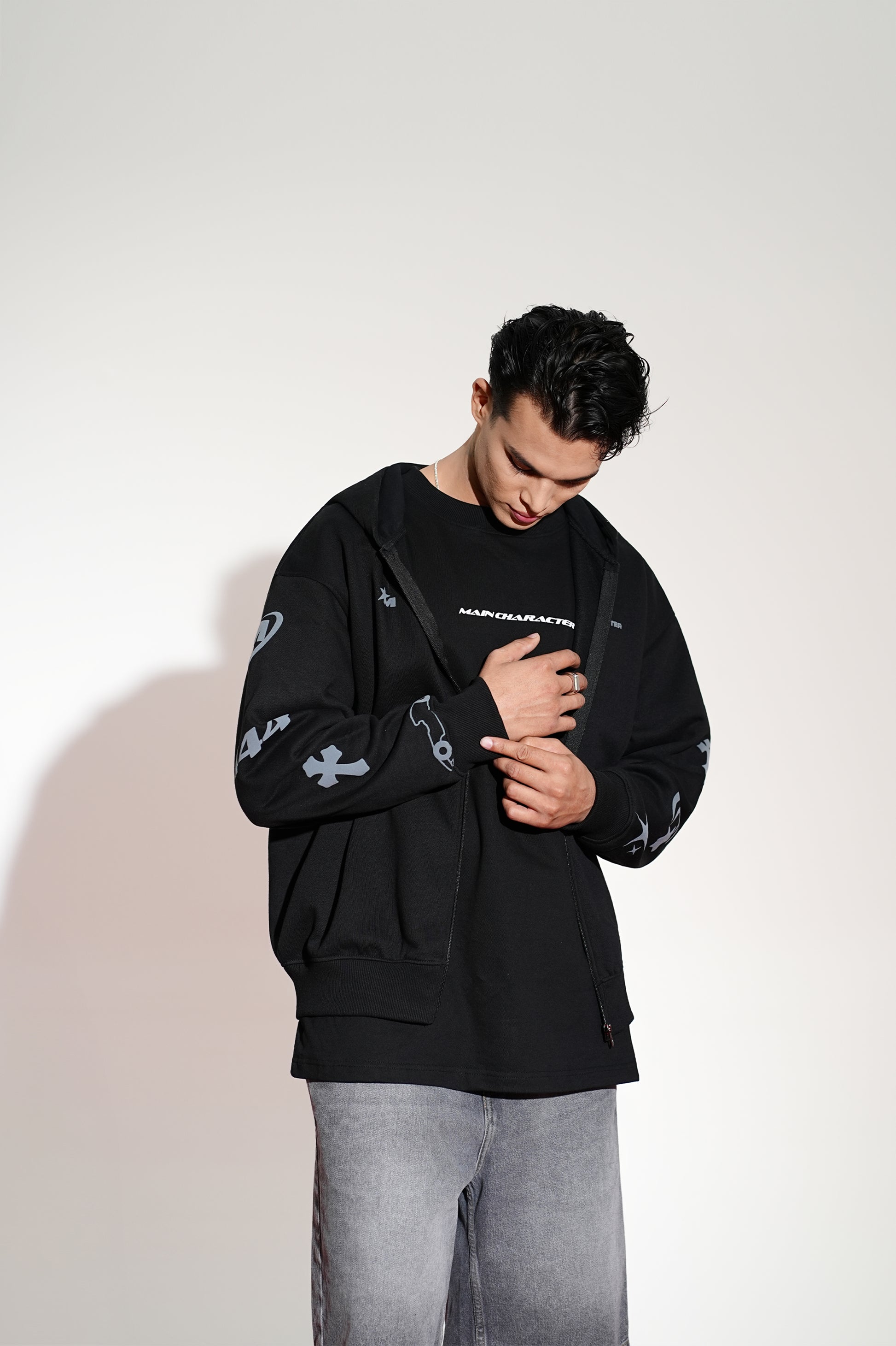 Buy IMPERIAL OVERSIZED ZIPPER HOODIE Online at Main Character India