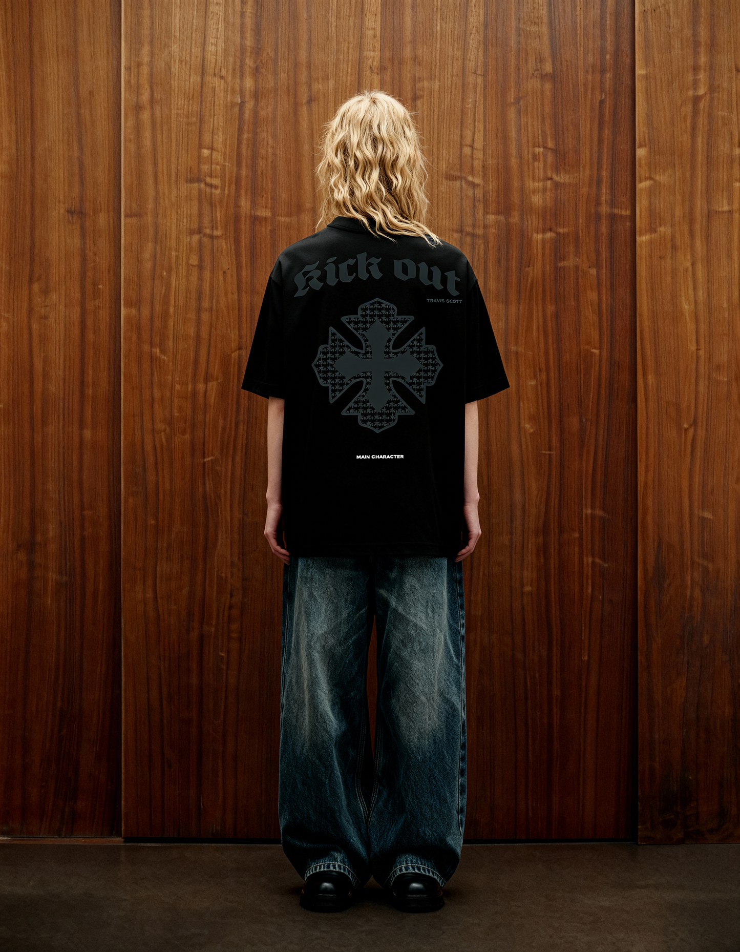Kick Out Heavyweight-Oversized T-Shirt