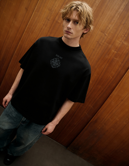 Kick Out Heavyweight-Oversized T-Shirt